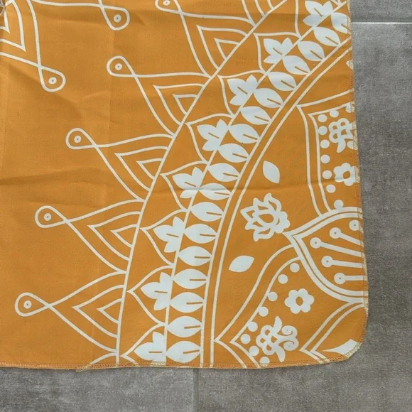 Mandala Bohemian Square Wall Hanging Tapestry- Mustard Color-Excellent Condition - Picture 4 of 4